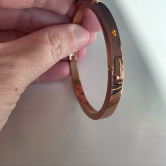 Kate Spade ♠️ Rose Gold Bow Bracelet - Picture 8 of 8